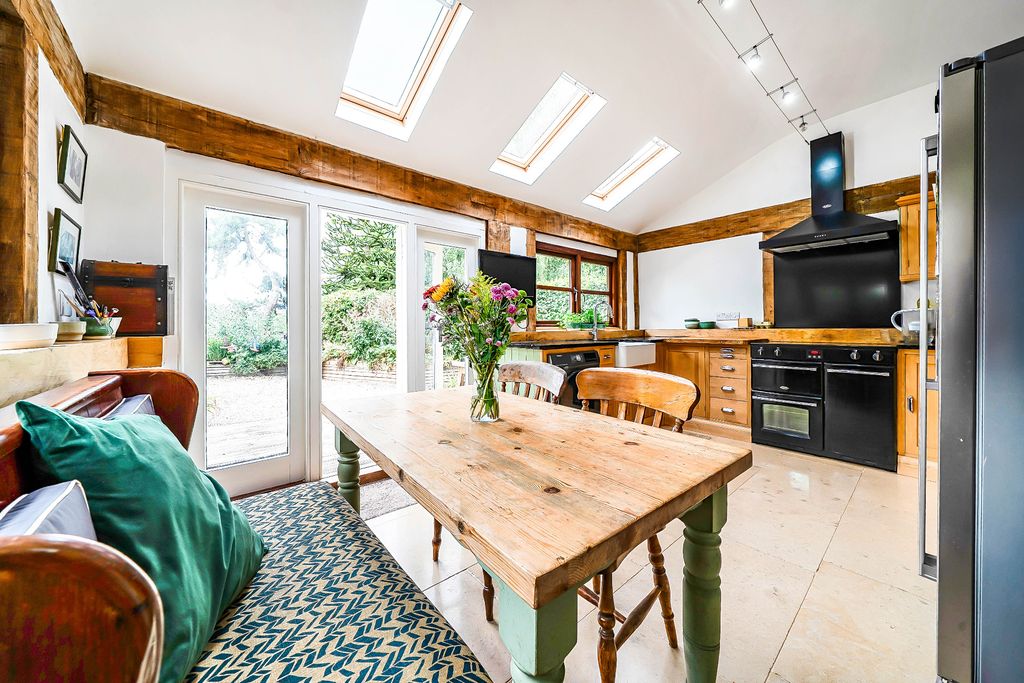 Property photo 3 of 20