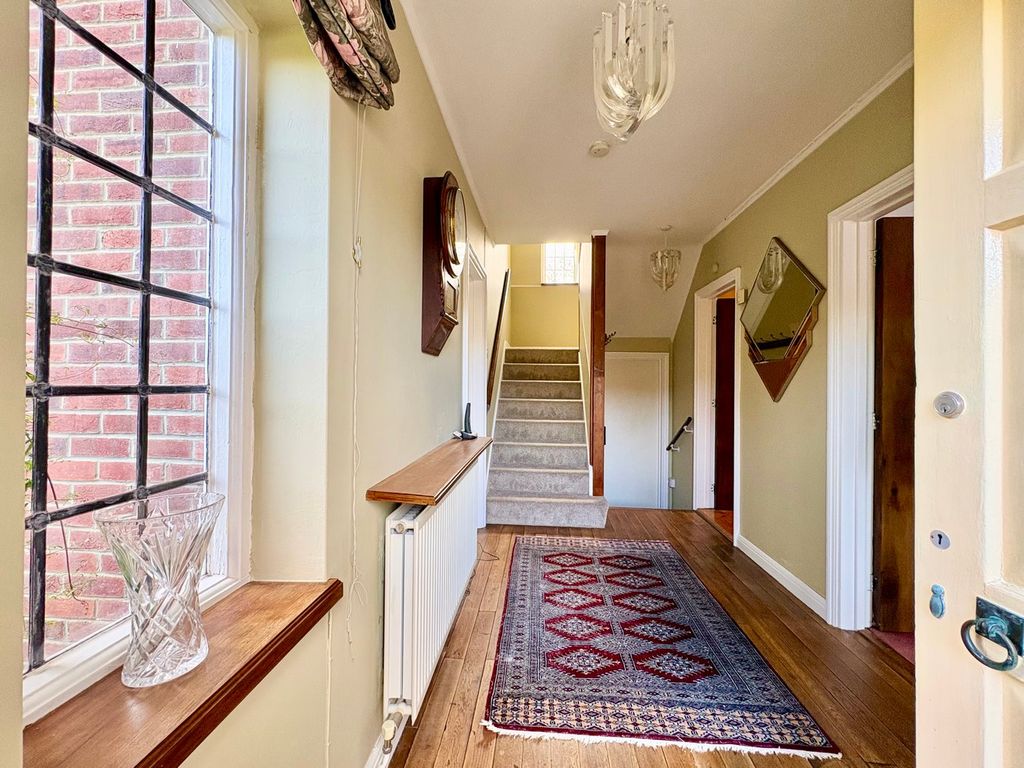 Property photo 3 of 40