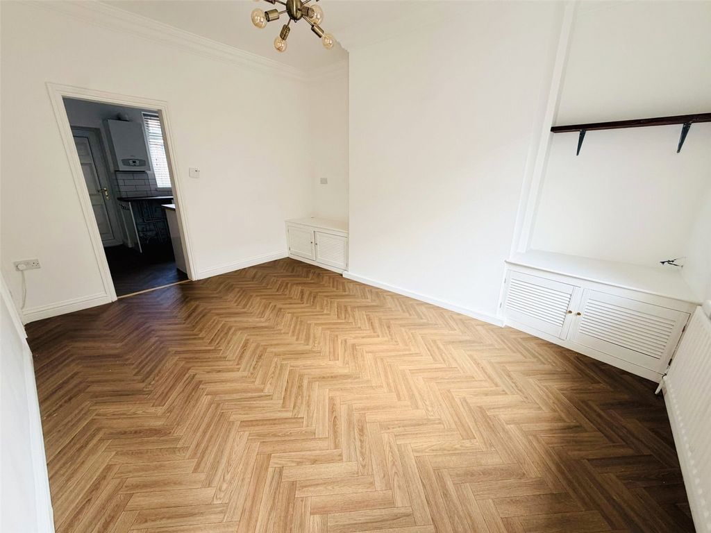Property photo 2 of 10 Picture No. 08