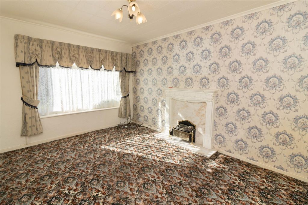 Property photo 2 of 10 Lounge