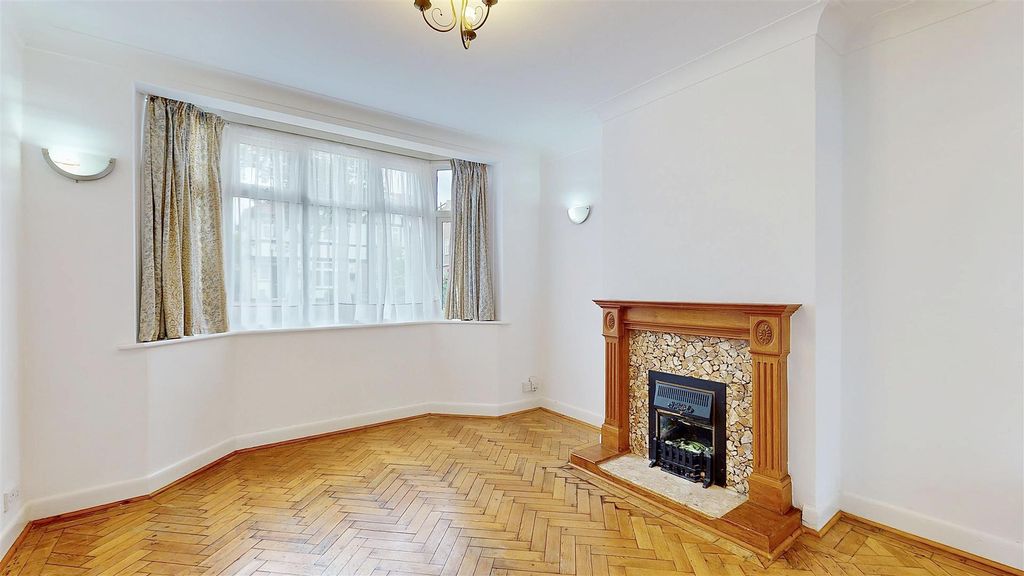 Property photo 3 of 18 P3.Jpg