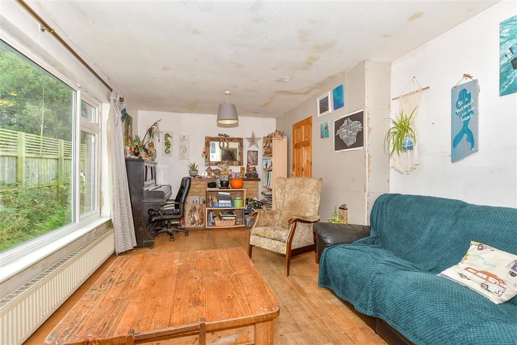 Property photo 3 of 10 Lounge