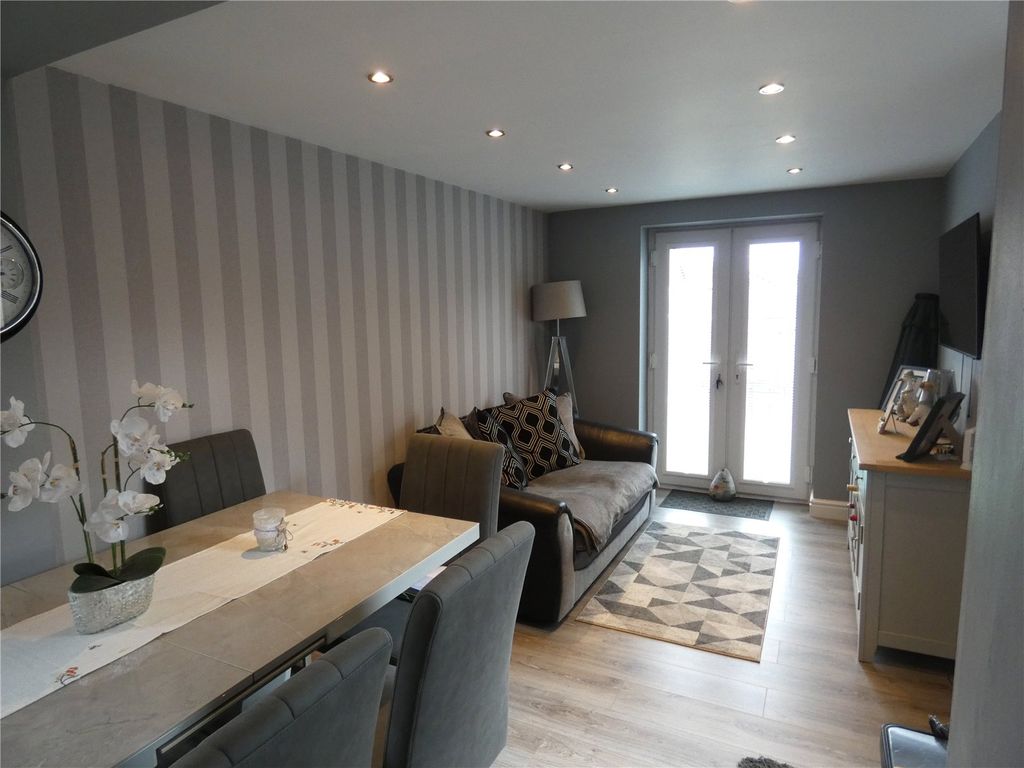 Property photo 3 of 14 Family Room