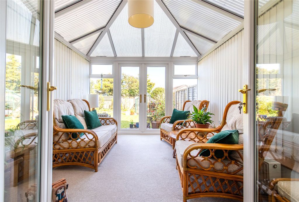 Property photo 3 of 37 Conservatory