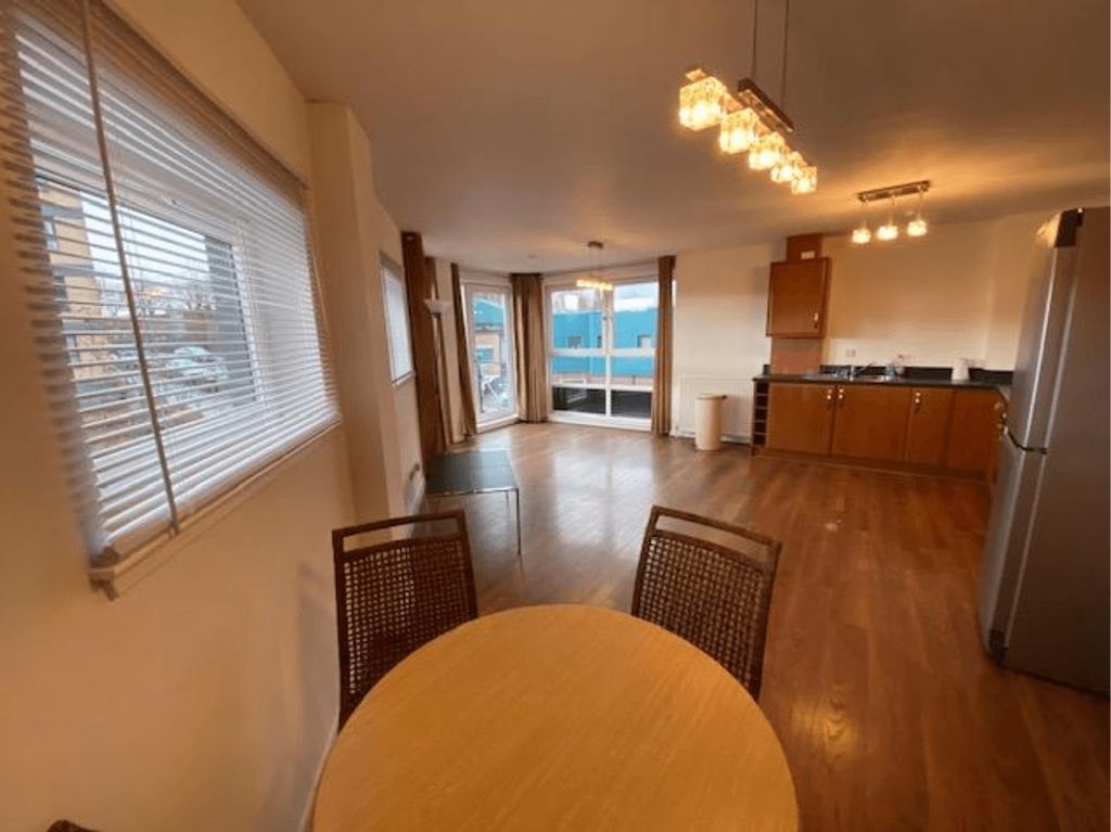 Property photo 2 of 7 Gallery