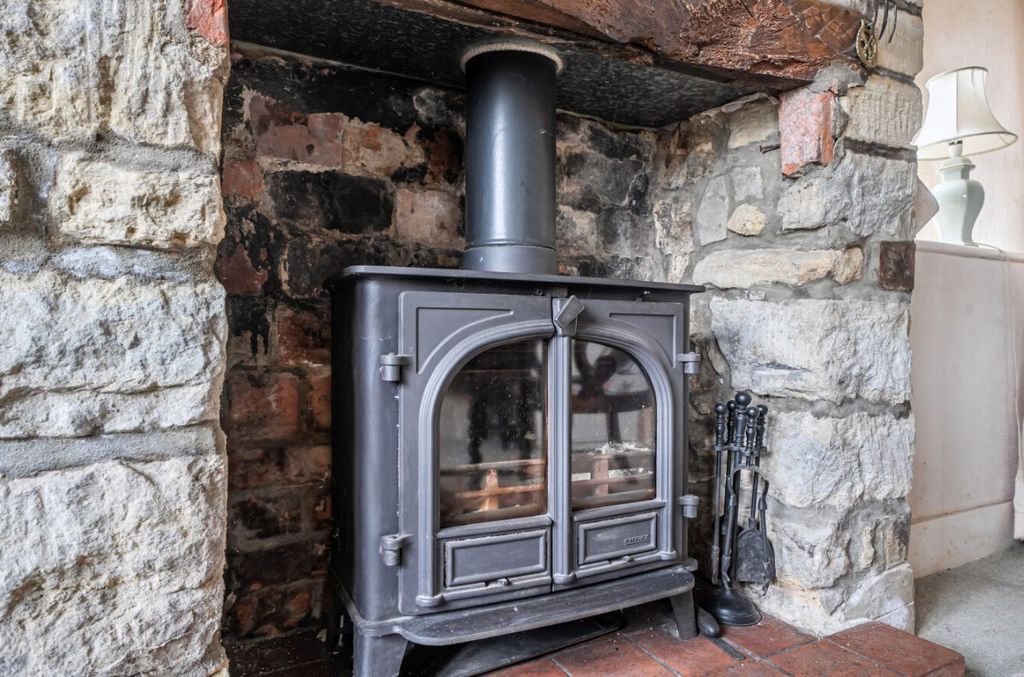 Property photo 3 of 27