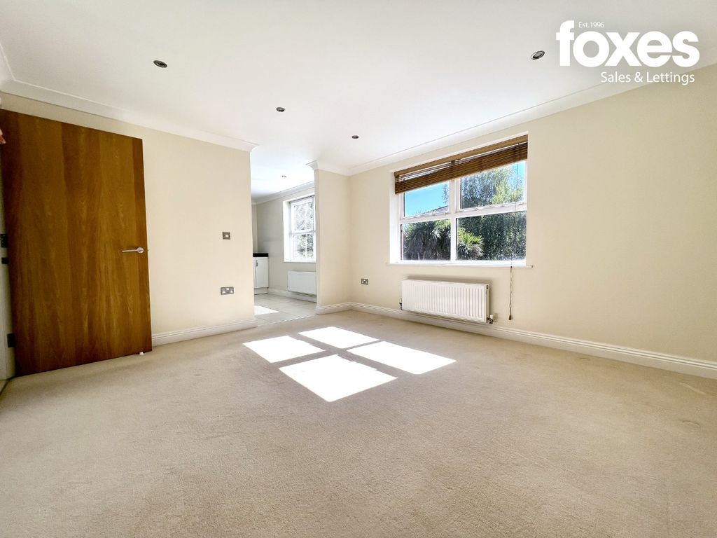 Property photo 2 of 8 3024652