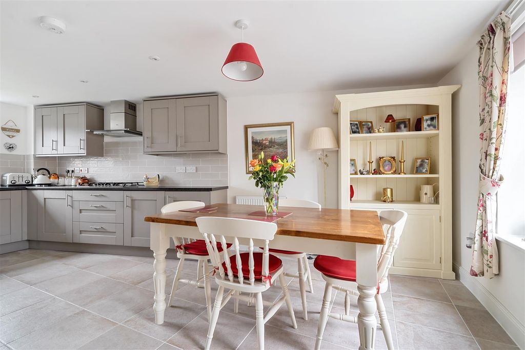 Property photo 3 of 12 Breakfast Area