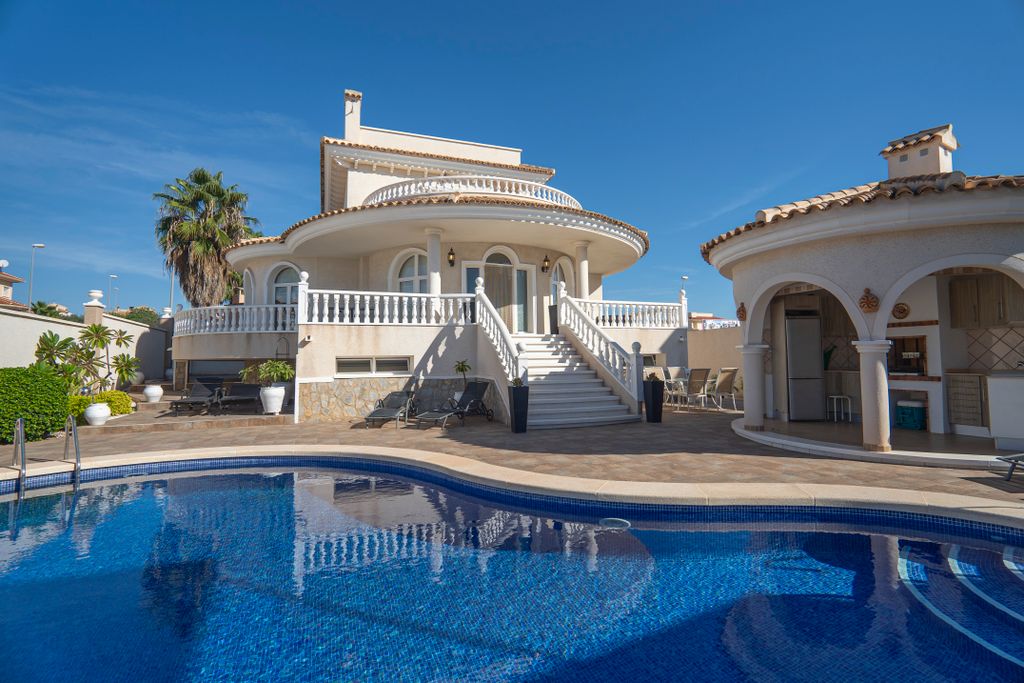 Property photo 1 of 57