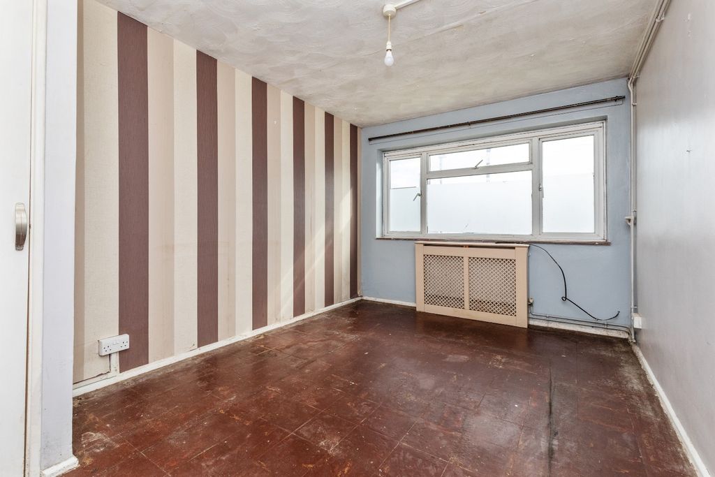 Property photo 2 of 10 4249943