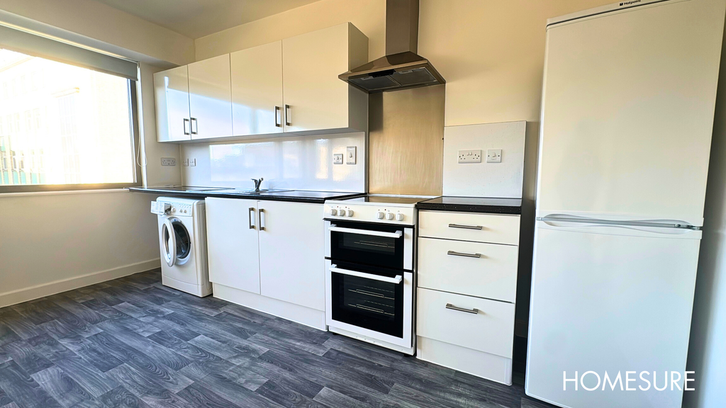 Property photo 2 of 10 Kitchen