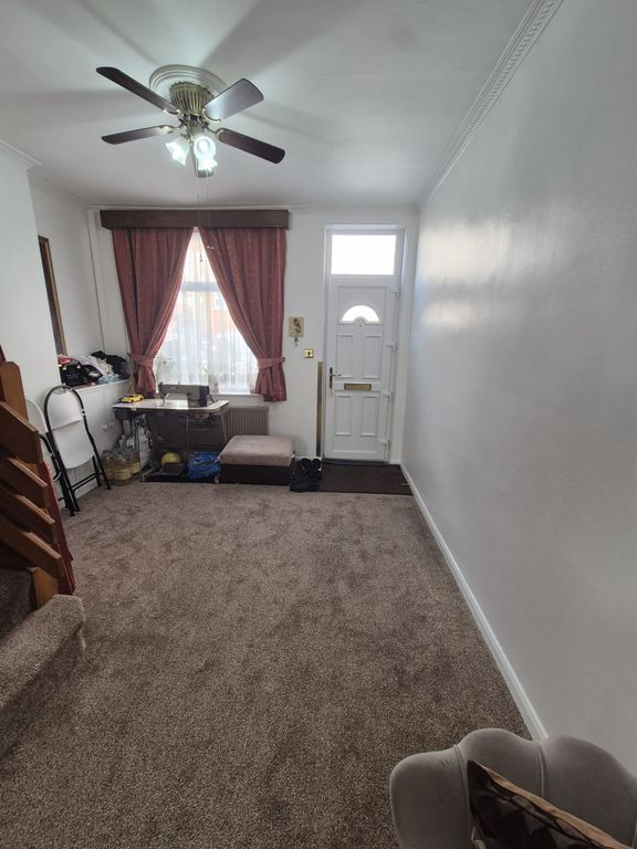 Property photo 3 of 30 59 Lounge