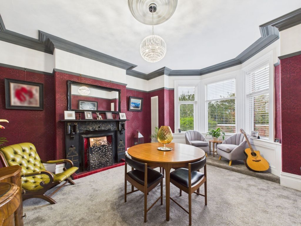 Property photo 2 of 30