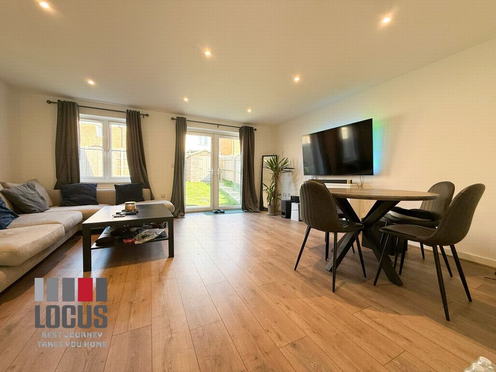 Property photo 1 of 11 Photo 11