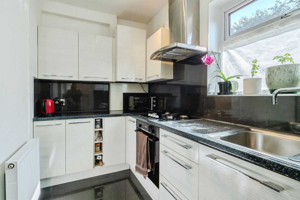 Property photo 3 of 23