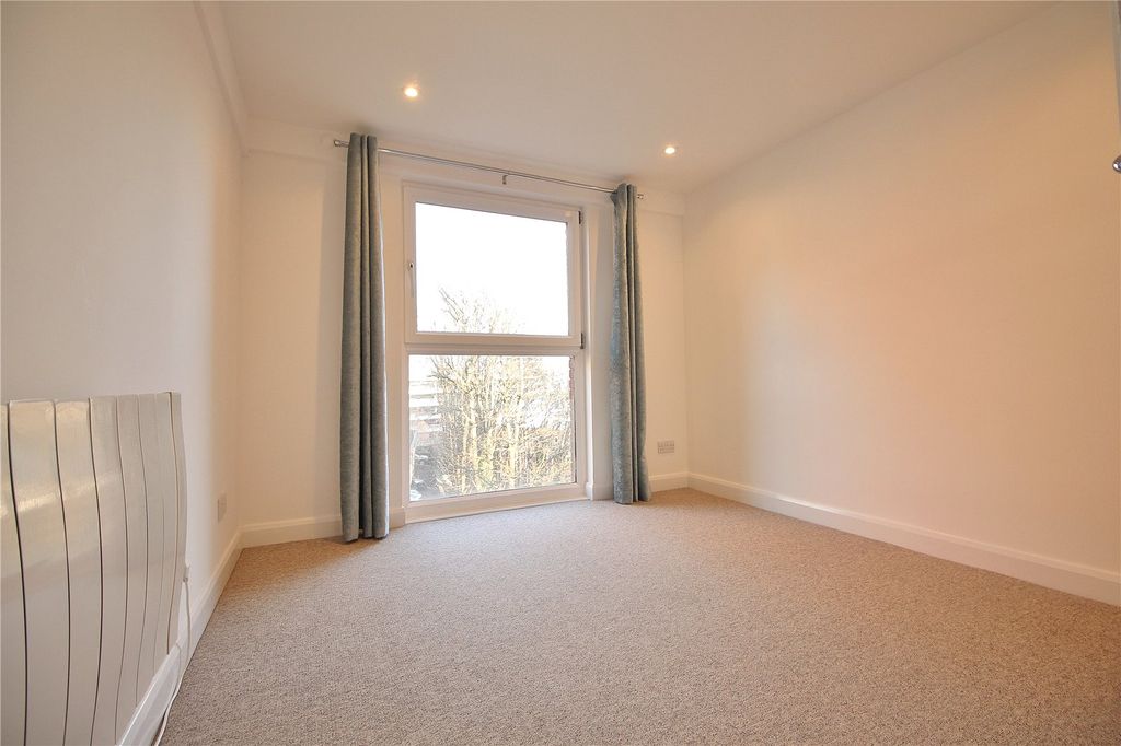 Property photo 2 of 8 Picture No. 04