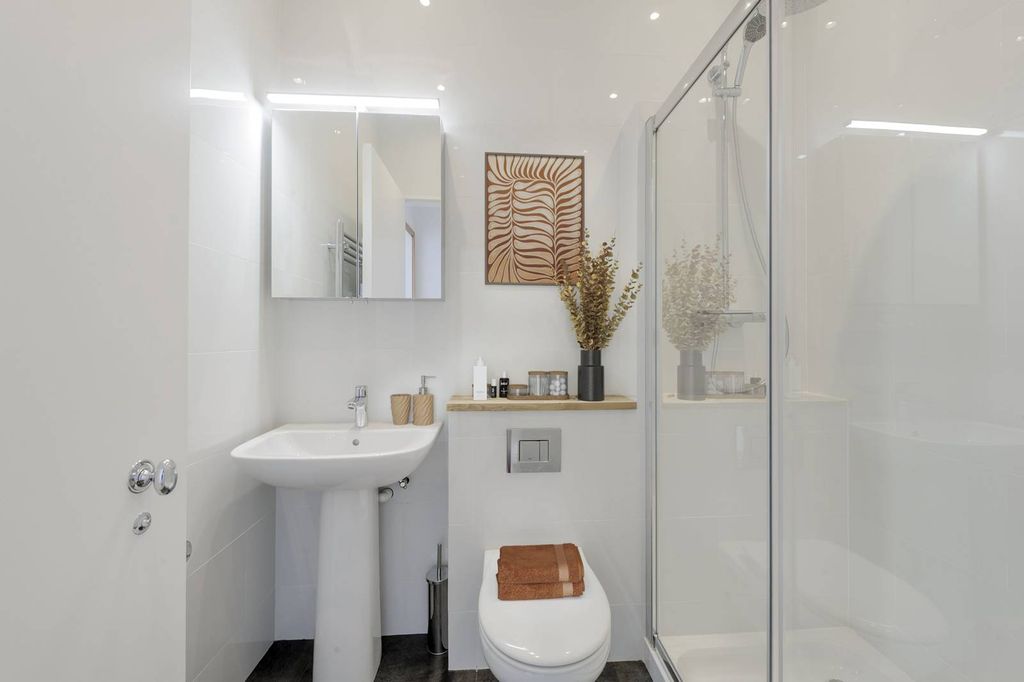 Property photo 1 of 3