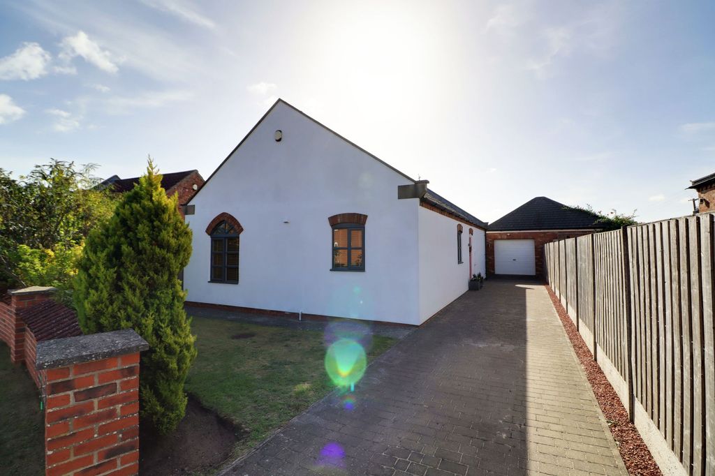 Property photo 1 of 25