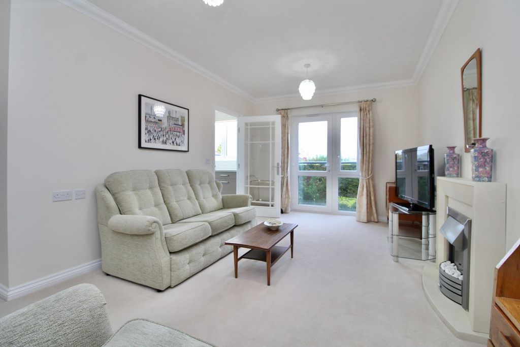 Property photo 2 of 17