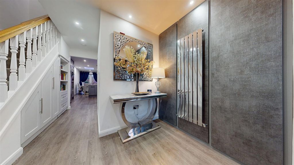 Property photo 2 of 35 11052025_183013.Jpg