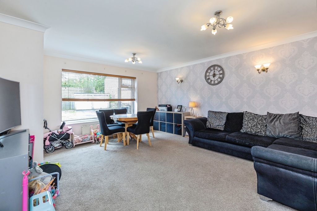 Property photo 2 of 17 Pbox-Img.Jpg