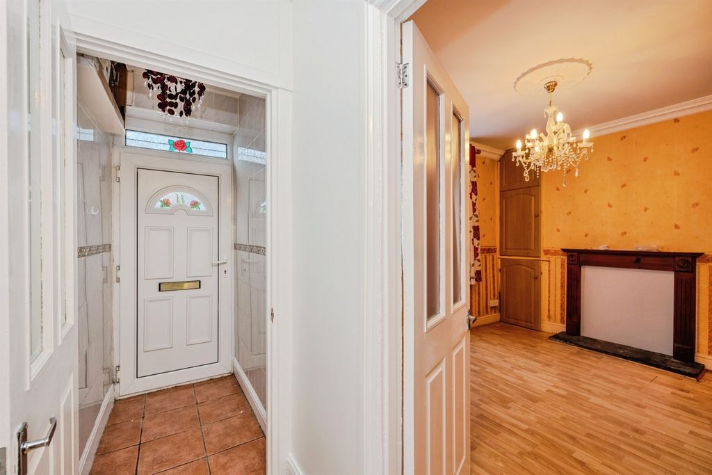 Property photo 3 of 17