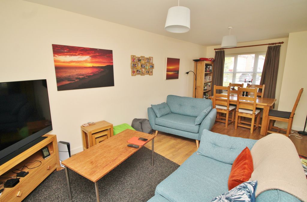 Property photo 3 of 23