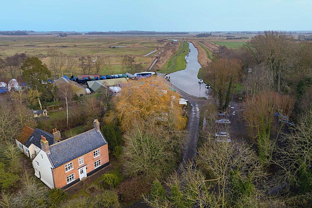 Property photo 1 of 34