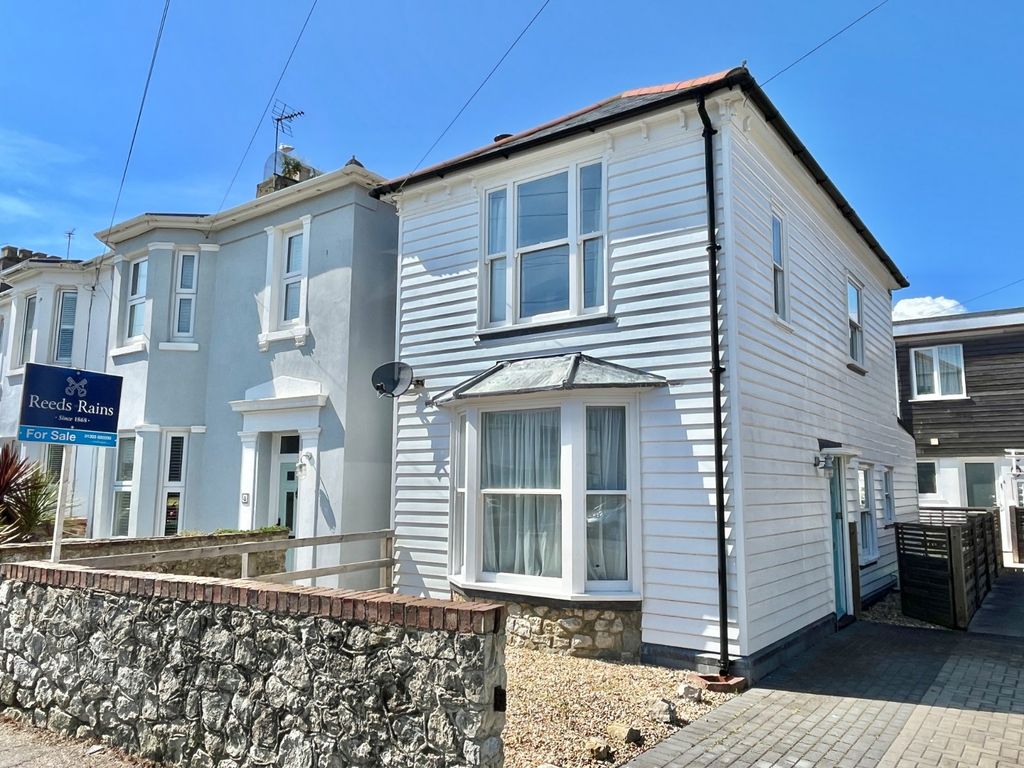 Property photo 1 of 20 Park Road