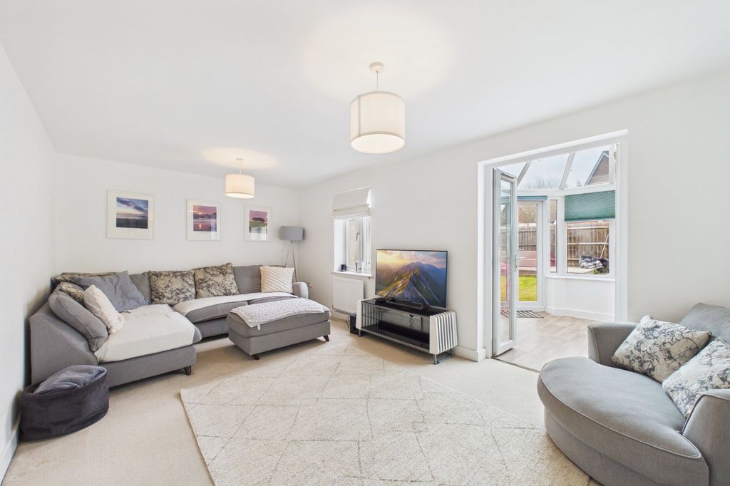 Property photo 2 of 13 Picture No. 20