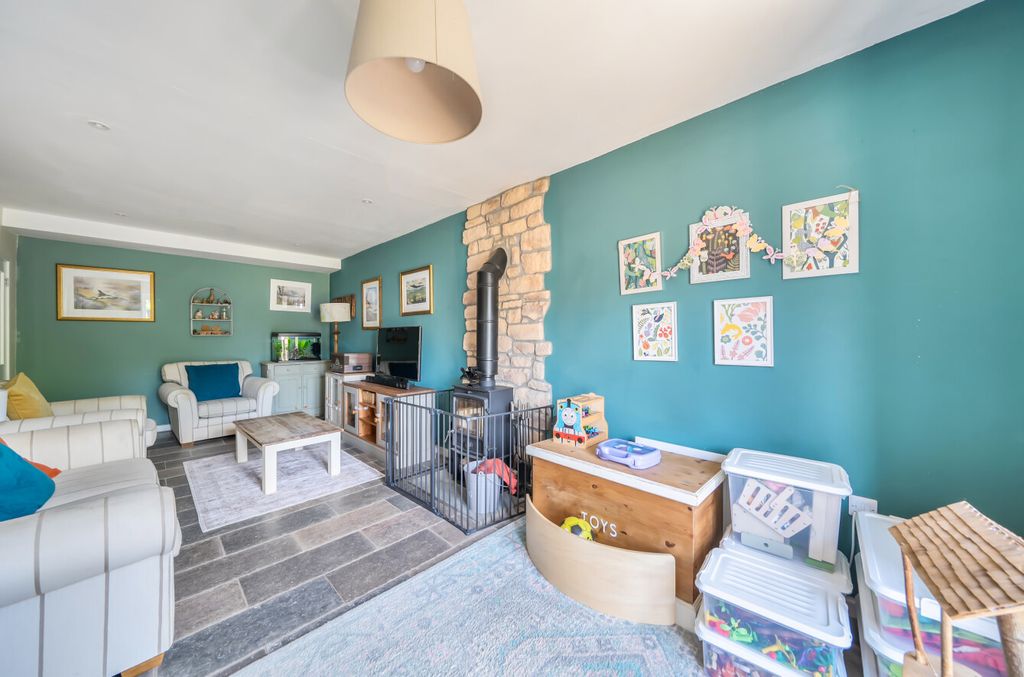 Property photo 2 of 23 1485821-6-6A4Bceb...