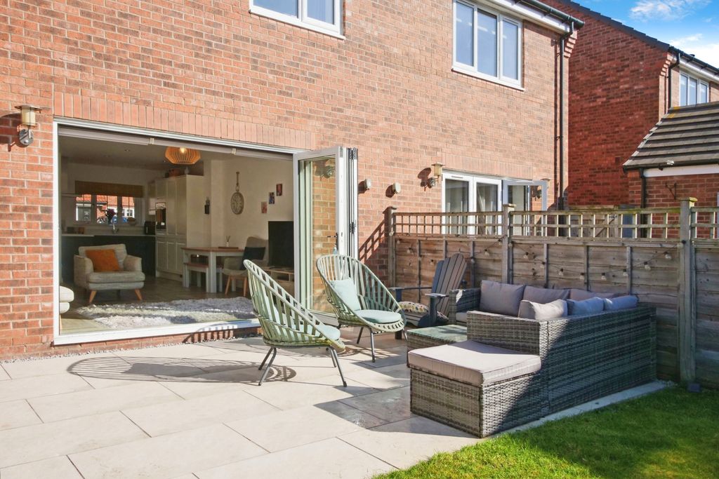 Property photo 3 of 17 Patio