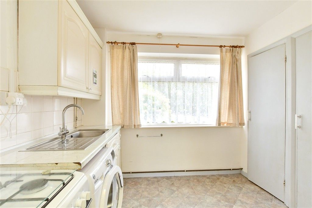 Property photo 3 of 13 Kitchen