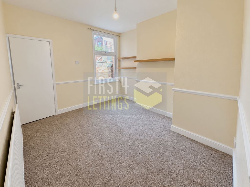 Property photo 3 of 9 Photo 8