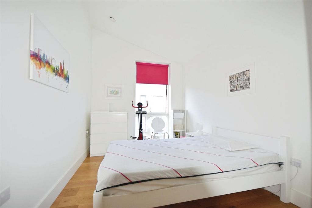 Additional image 12 of 3 bed flat for saleHalyard Court, Durham Wharf Drive, Brentford TW8