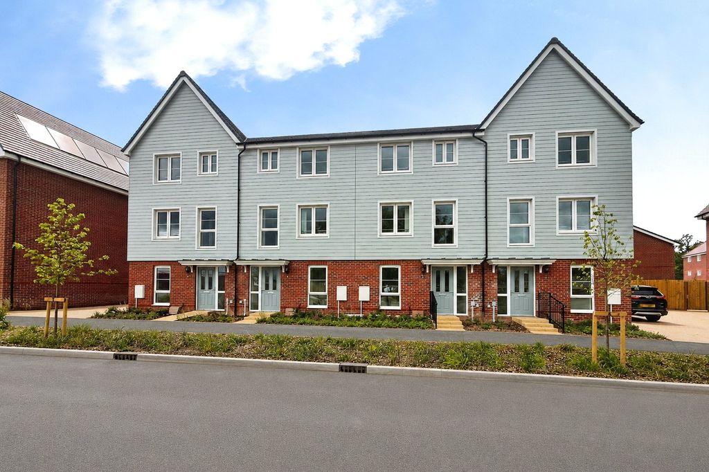 Property photo 1 of 9 External