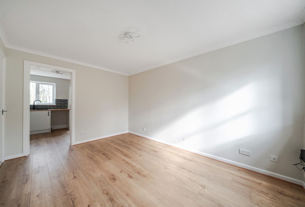 Property photo 3 of 18 1419436-9-699d9B0...