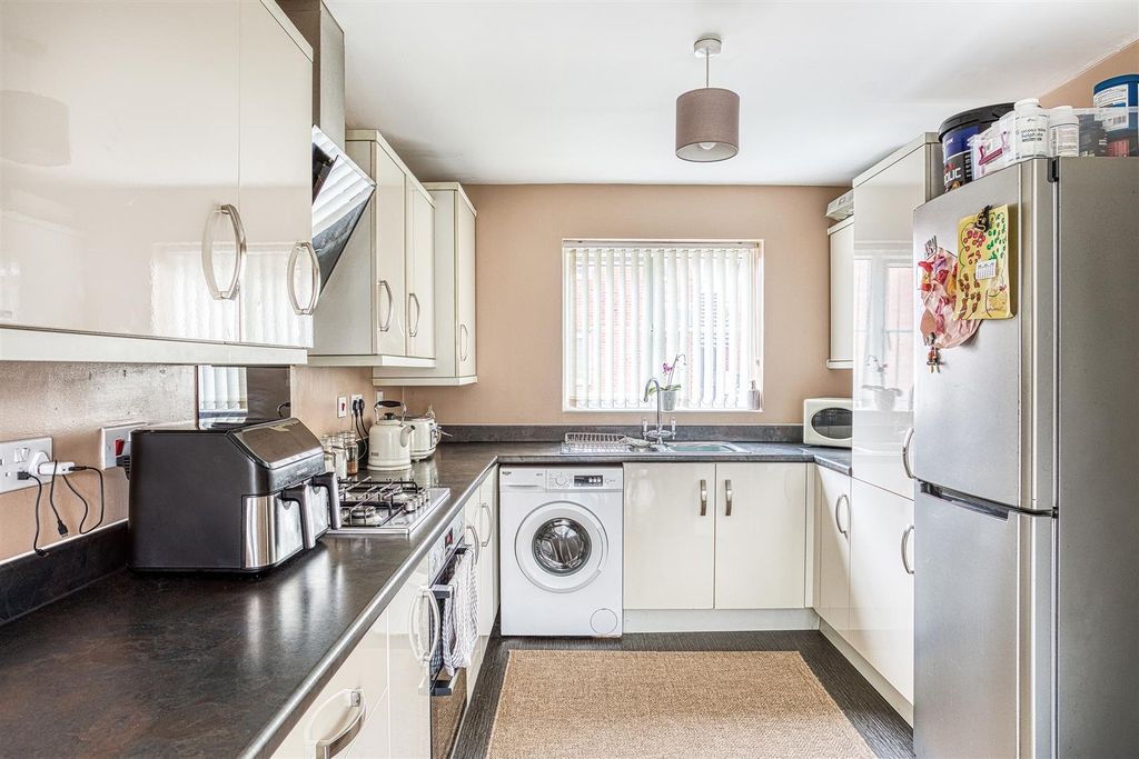 Property photo 2 of 19 316A2388_Hdr.Jpg