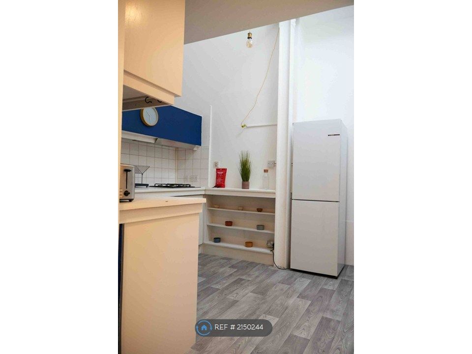 Property photo 2 of 16 Kitchen Entrance