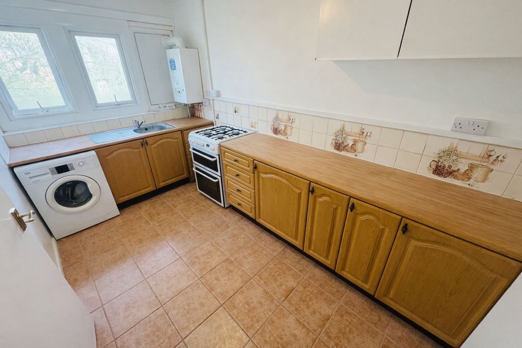 Property photo 2 of 5