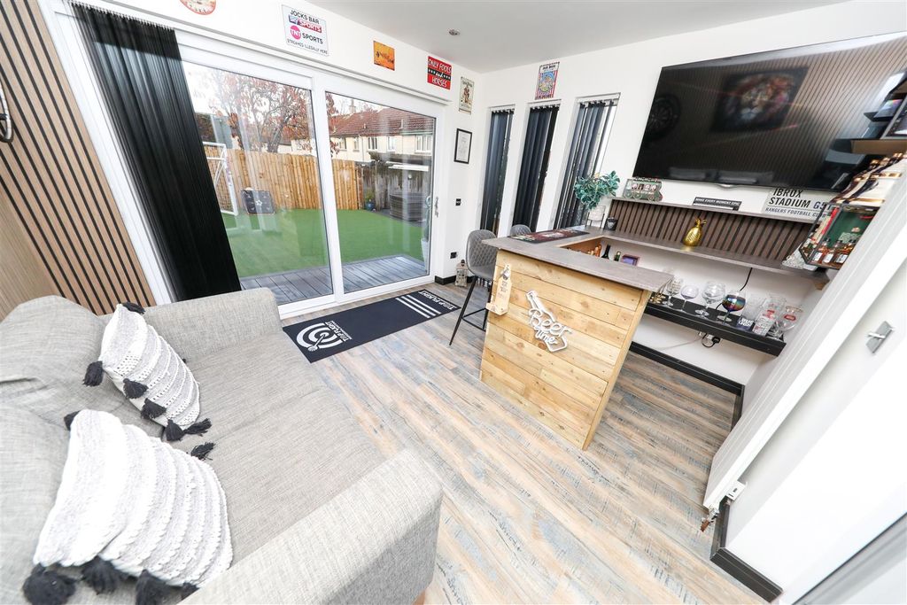 Property photo 3 of 31 c