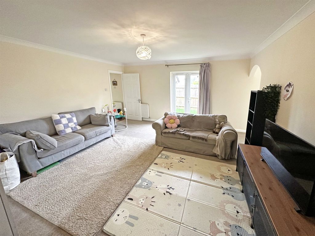 Property photo 3 of 16 Picture 3