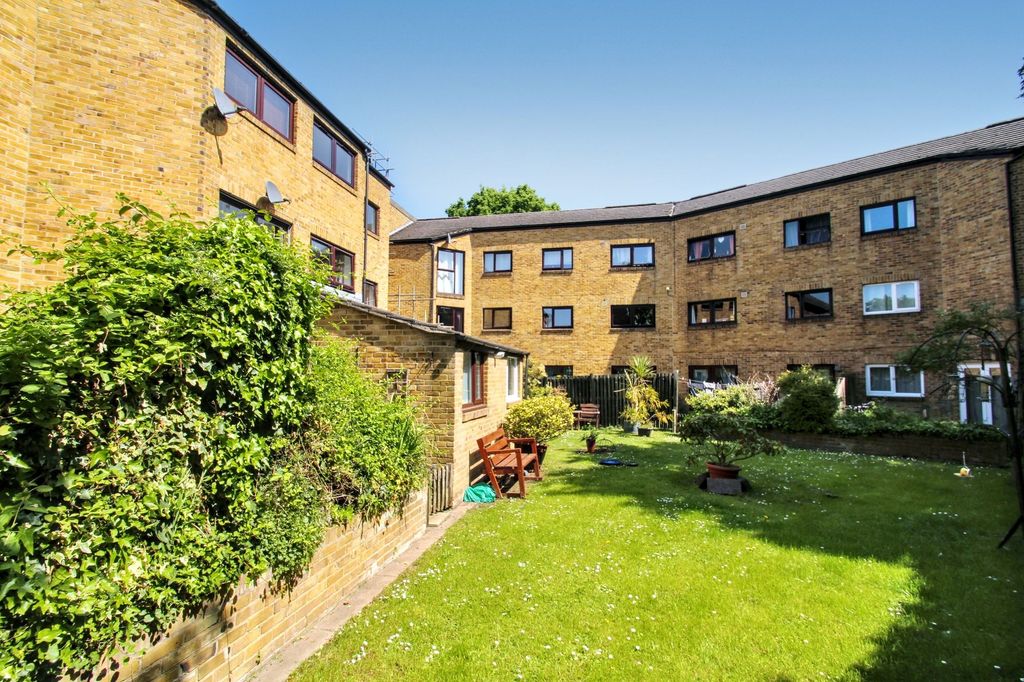 Property photo 1 of 11