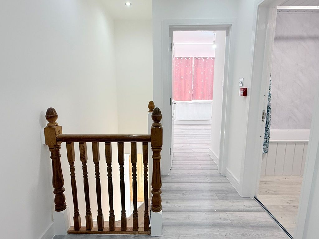 Property photo 3 of 12 Gallery