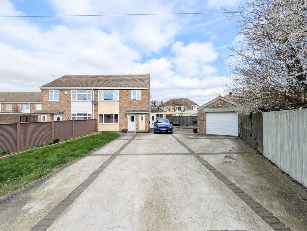 Property photo 1 of 16 Front