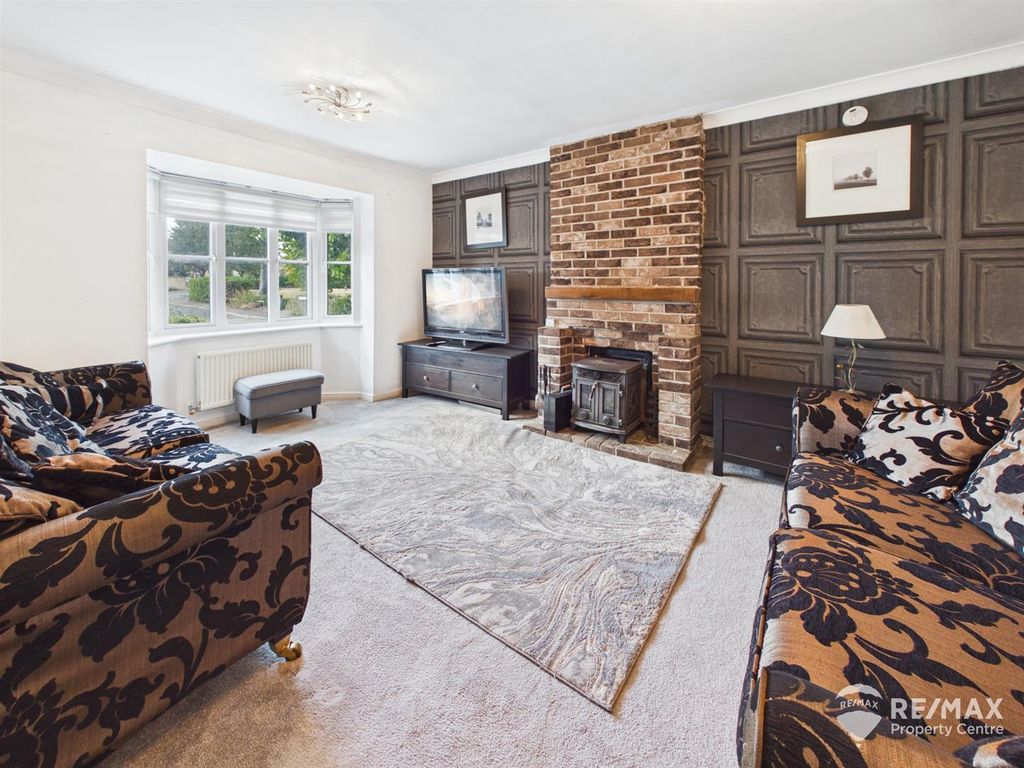 Property photo 3 of 29 Cam02842G0-Pr0401-Still013.Jpg
