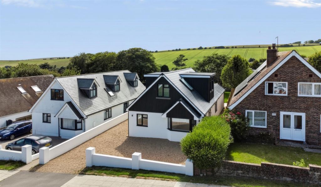 Property photo 1 of 19 The Ridgway Woodingdean-94-021.Jpg