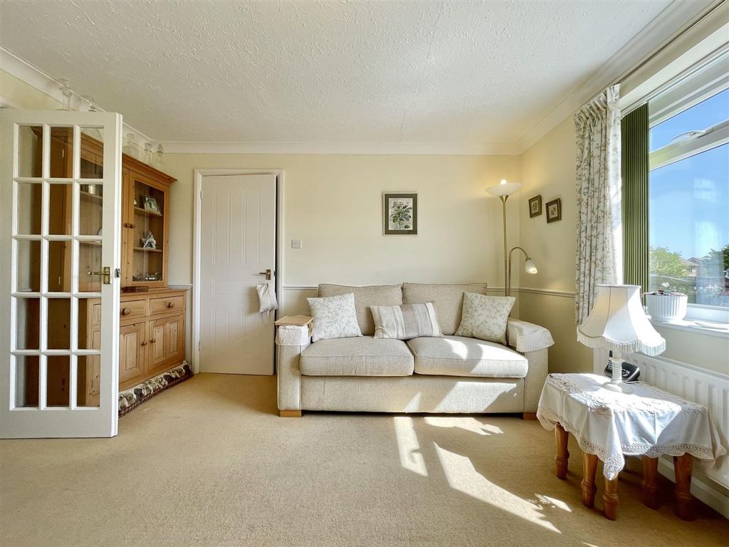 Property photo 2 of 24
