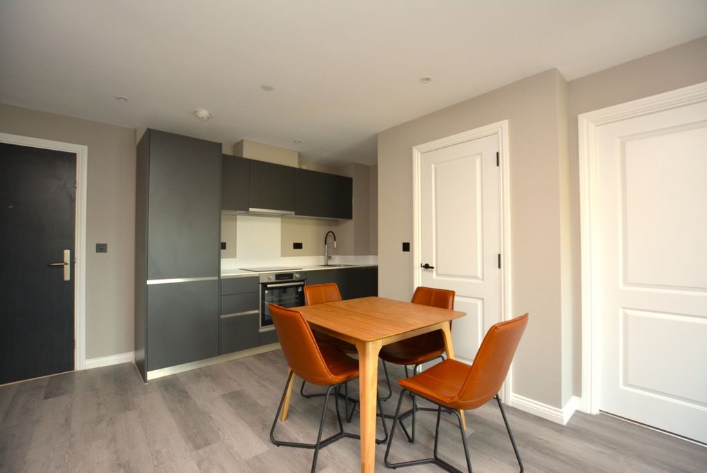 Property photo 3 of 8 Kitchen