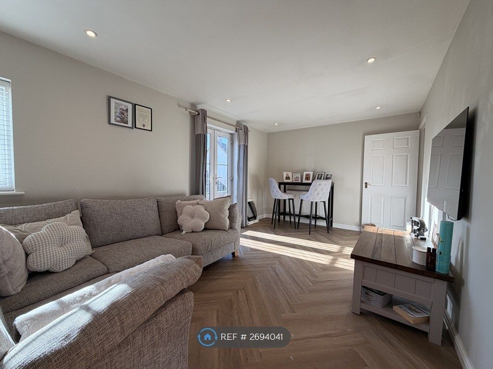 Property photo 3 of 19